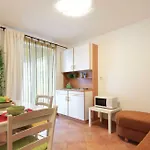 Appartement Ladonja *