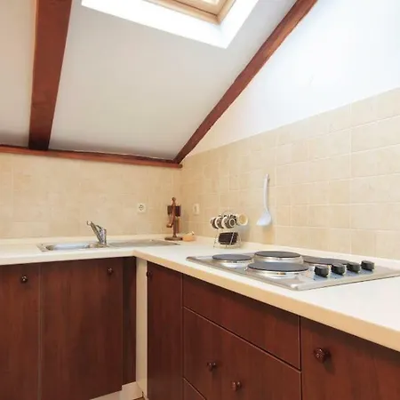 Ladonja Apartmán *