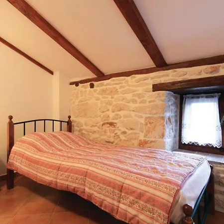 Ladonja Apartman *