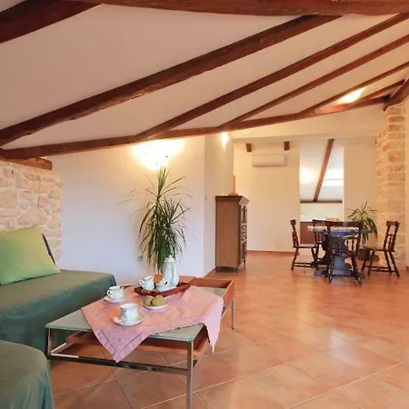 Ladonja Apartman Medulin
